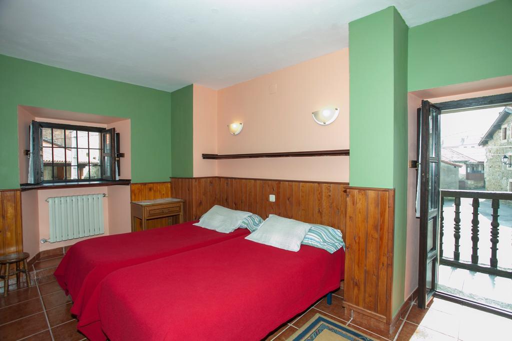 Nuestra Senora Del Carmen Hotel San Sebastian de Garabandal Room photo