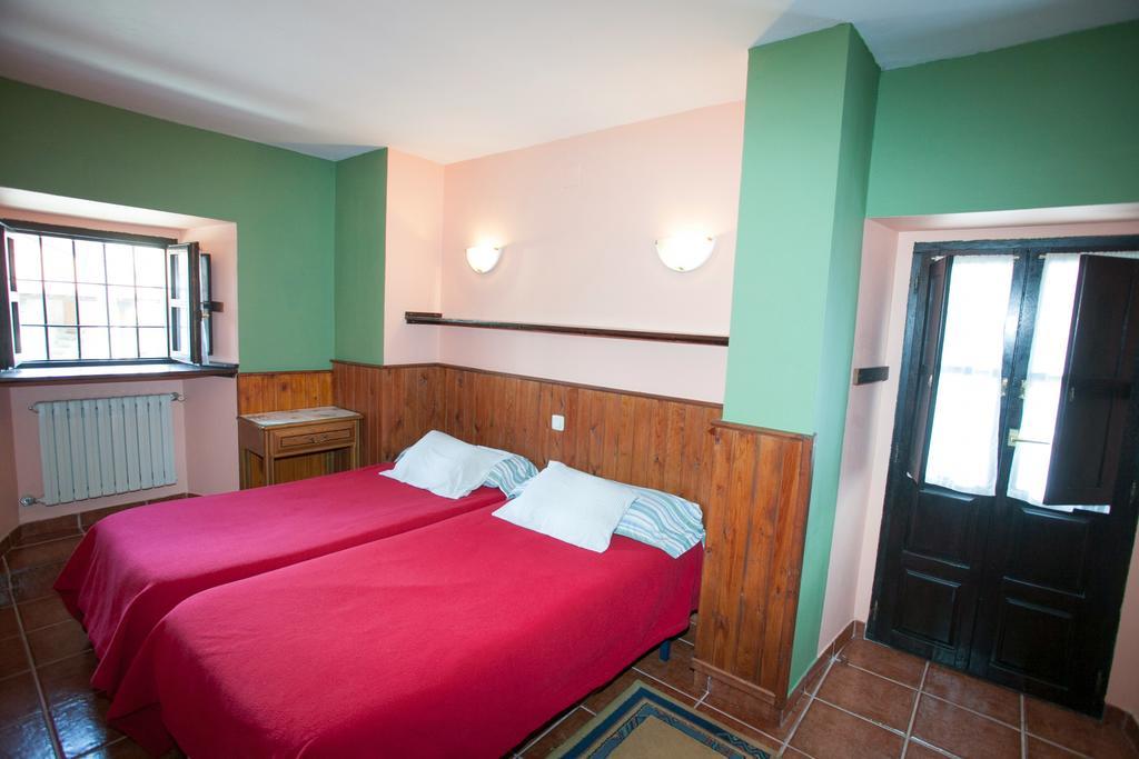 Nuestra Senora Del Carmen Hotel San Sebastian de Garabandal Room photo