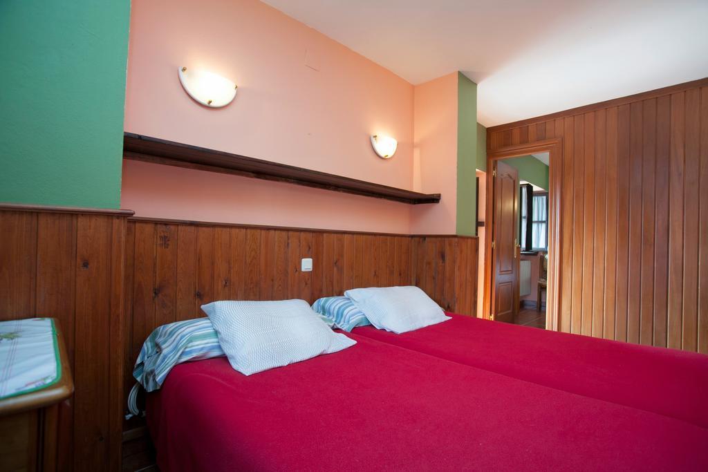 Nuestra Senora Del Carmen Hotel San Sebastian de Garabandal Room photo