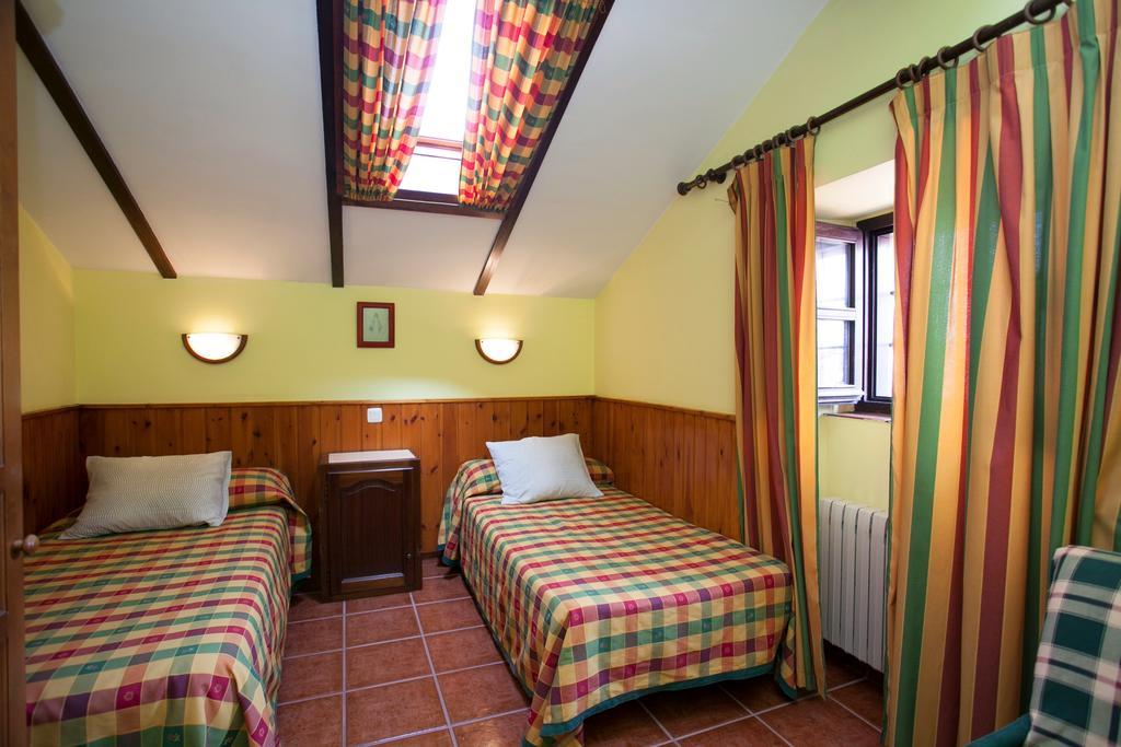 Nuestra Senora Del Carmen Hotel San Sebastian de Garabandal Room photo