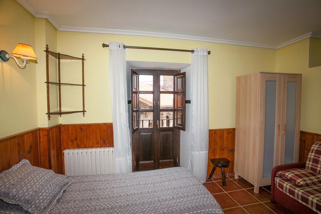 Nuestra Senora Del Carmen Hotel San Sebastian de Garabandal Room photo