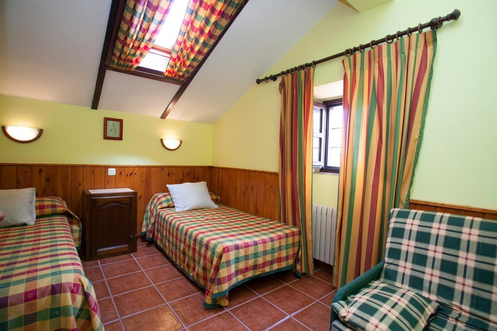 Nuestra Senora Del Carmen Hotel San Sebastian de Garabandal Room photo